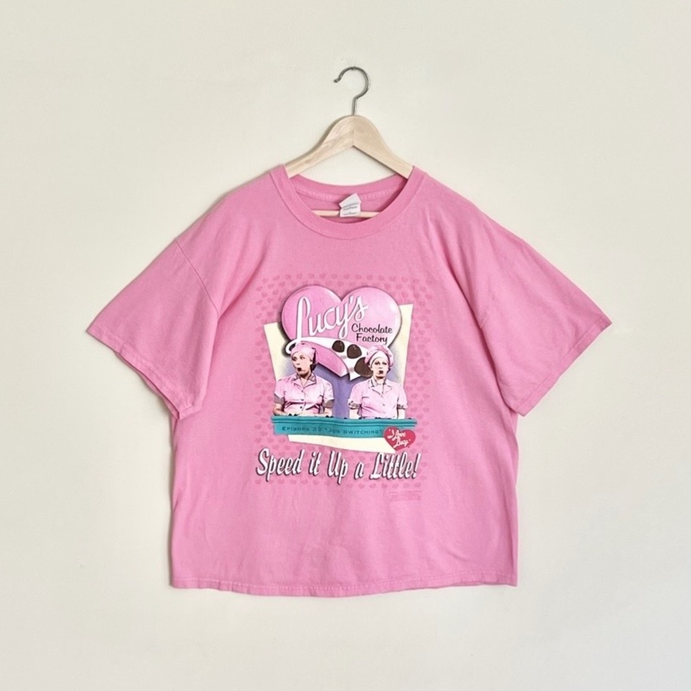 Vintage 2002 I Love Lucy Chocolate Factory Graphic Pink T Shirt Adult size XL